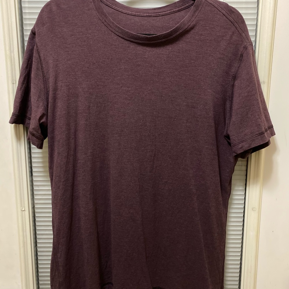Lululemon 5 year tee large